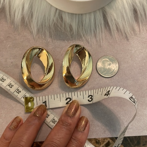 Zara Hollow Circle Gold Stud Earrings - Picture 11 of 13